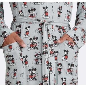 MeUndies Disney Mickey & Minnie hooded robe.